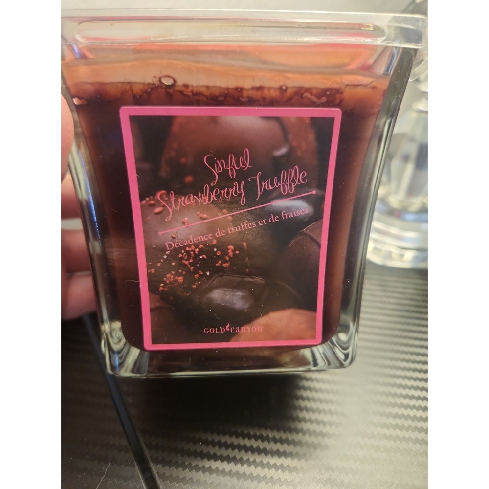 New Gold Canyon Candle 13 Oz "Sinful Strawberry Truffle" Rare OOP